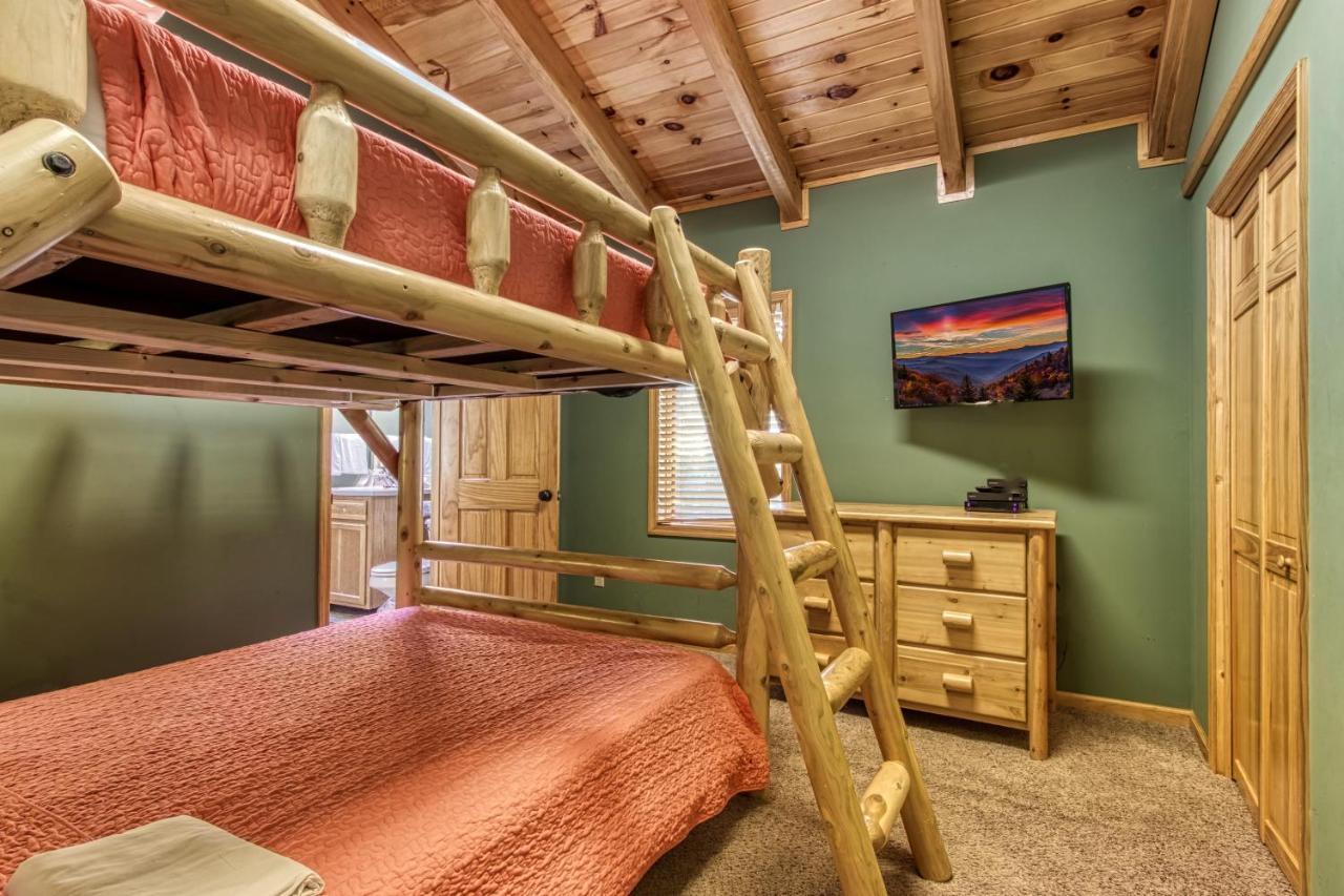 Mountain Lake Lodge, Hot Tub, Theater Room, 1089 Free Tickets Each Paid Day, Dollywood And More セバービル エクステリア 写真