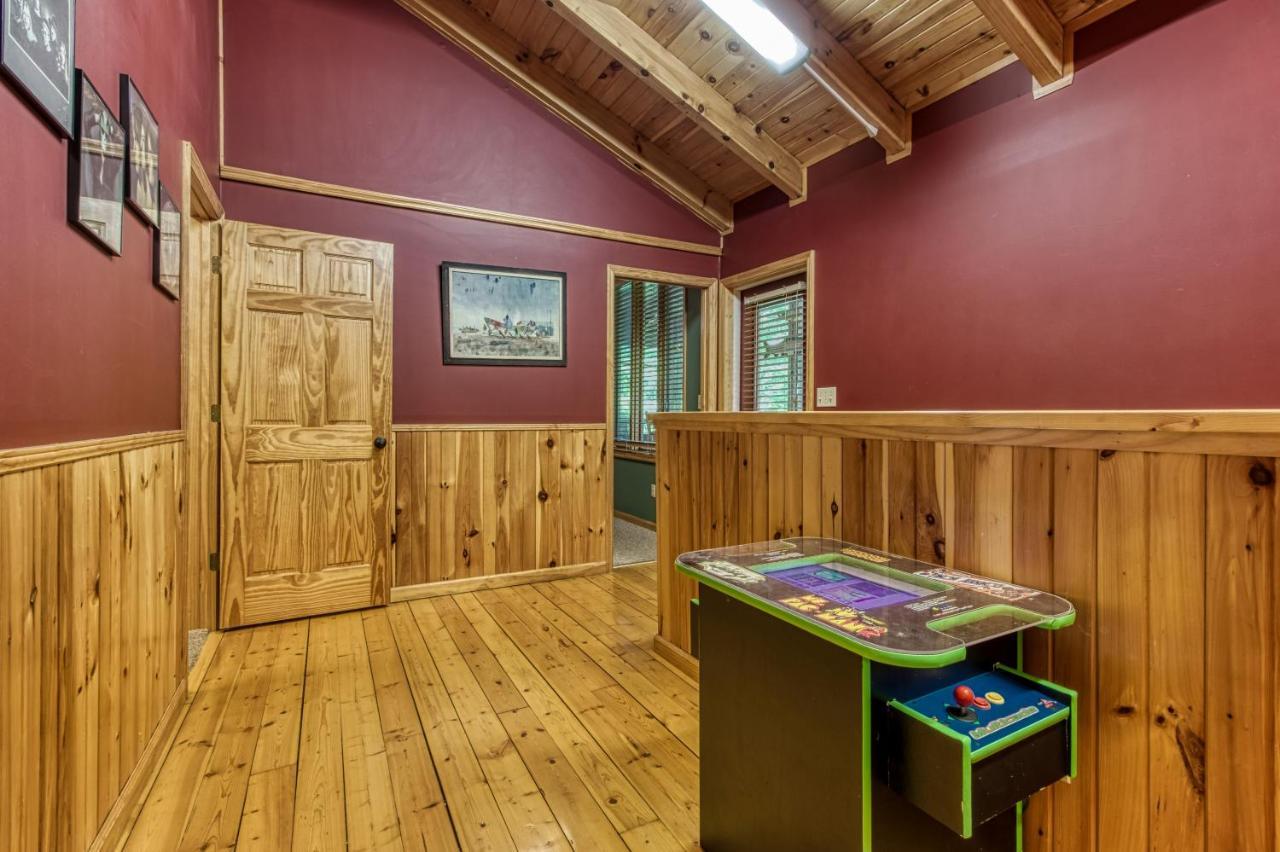 Mountain Lake Lodge, Hot Tub, Theater Room, 1089 Free Tickets Each Paid Day, Dollywood And More セバービル エクステリア 写真
